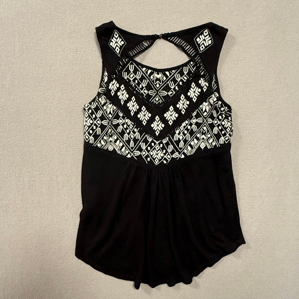 Playful Flirty Fun Coquette Lucky Brand Baby Dollβ Embroidered Top Women M